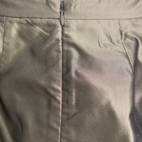 Ann Taylor 100% Silk Midi Skirt, khaki green, Size 4 - Picture 3 of 5